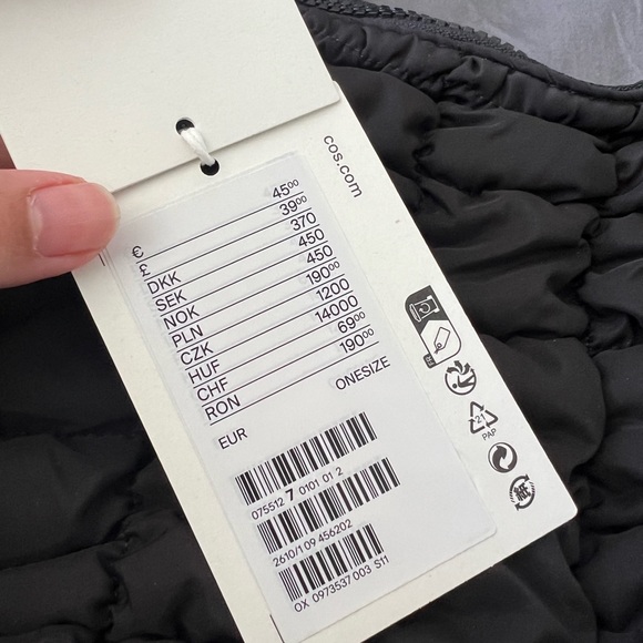 COS quilted mini bag (BLACK) - Picture 7 of 9